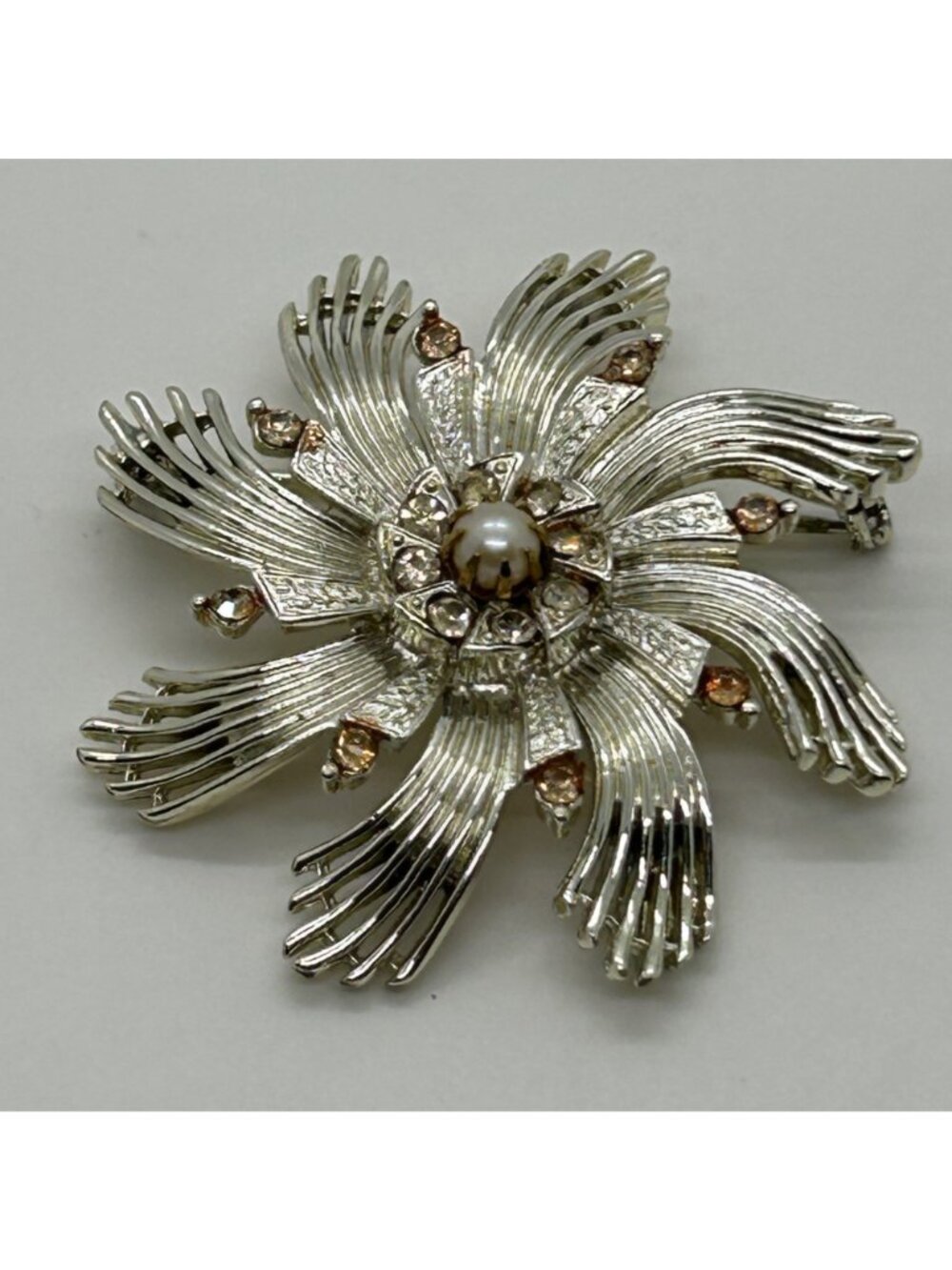 Vintage Ceil Chapman Brooch Gold Tone Pearl Rhinestone Flower Statburst Atomic - Picture 2 of 12